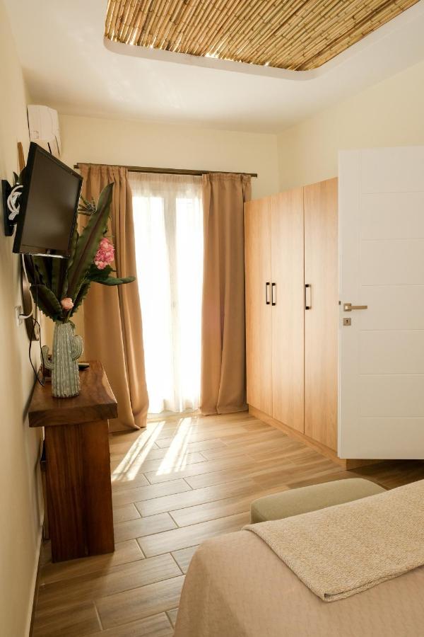 By Georgia Apartment *